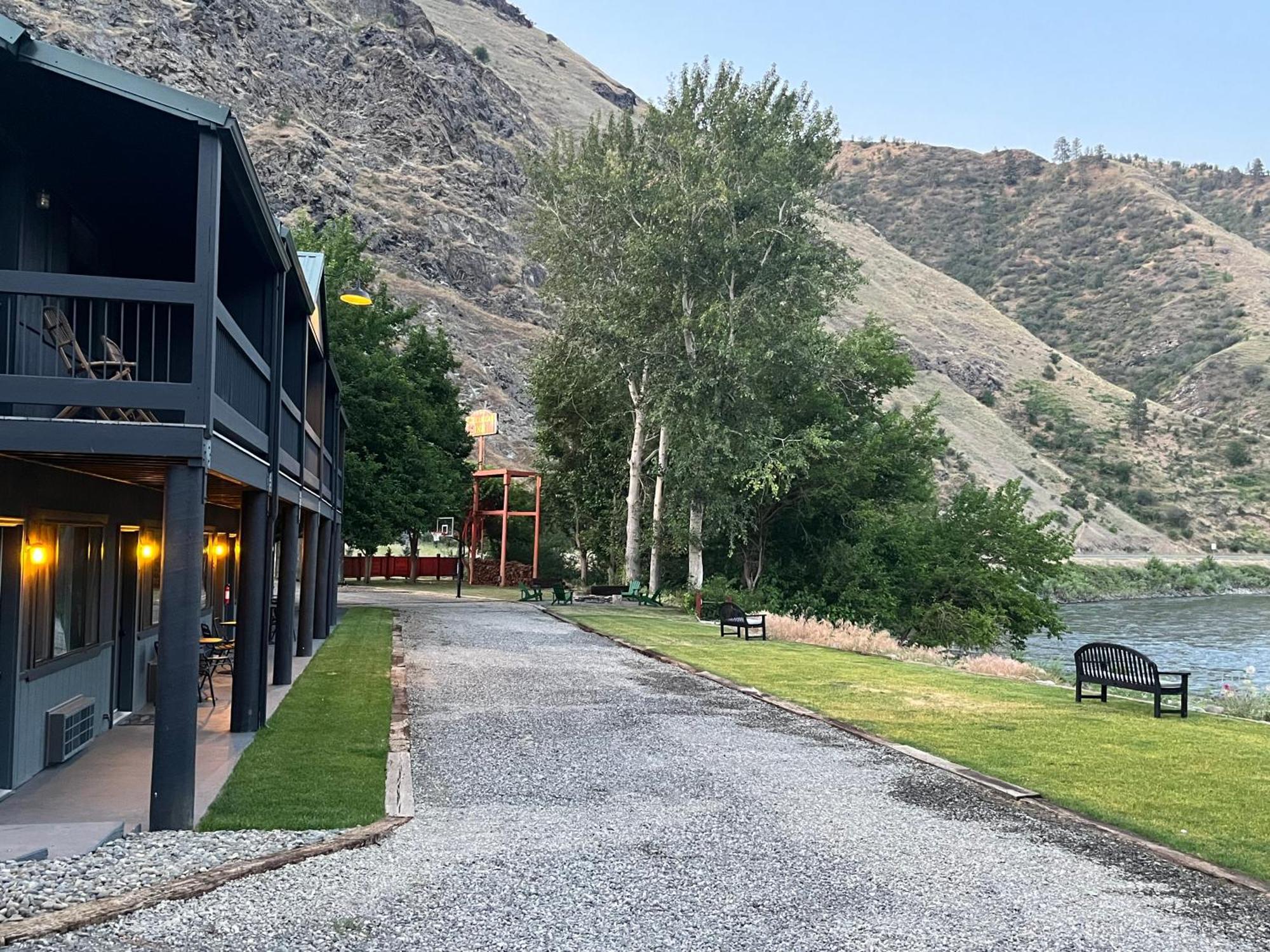 Steelhead Lodge Lucile ภายนอก รูปภาพ